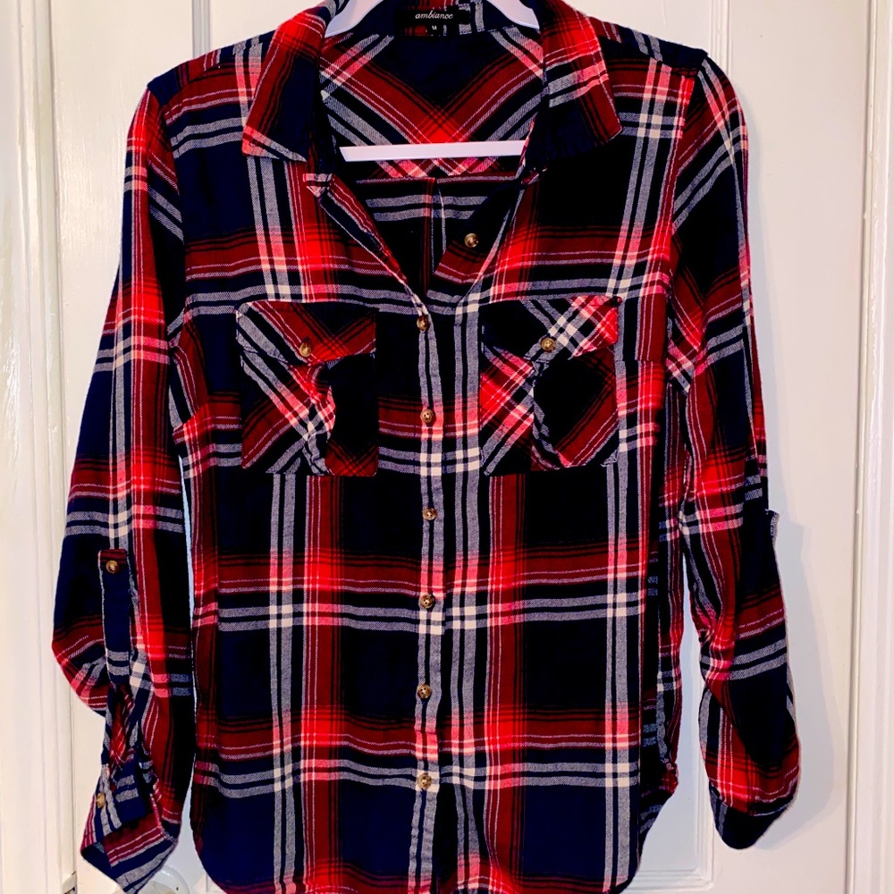 Women’s plaid button down shirt